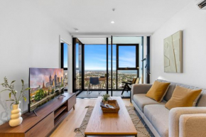 Modern 1-Bed in Hip Southbank with Pool & Gym